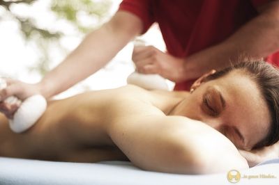 Jambira-Pinda-Sveda Massage
